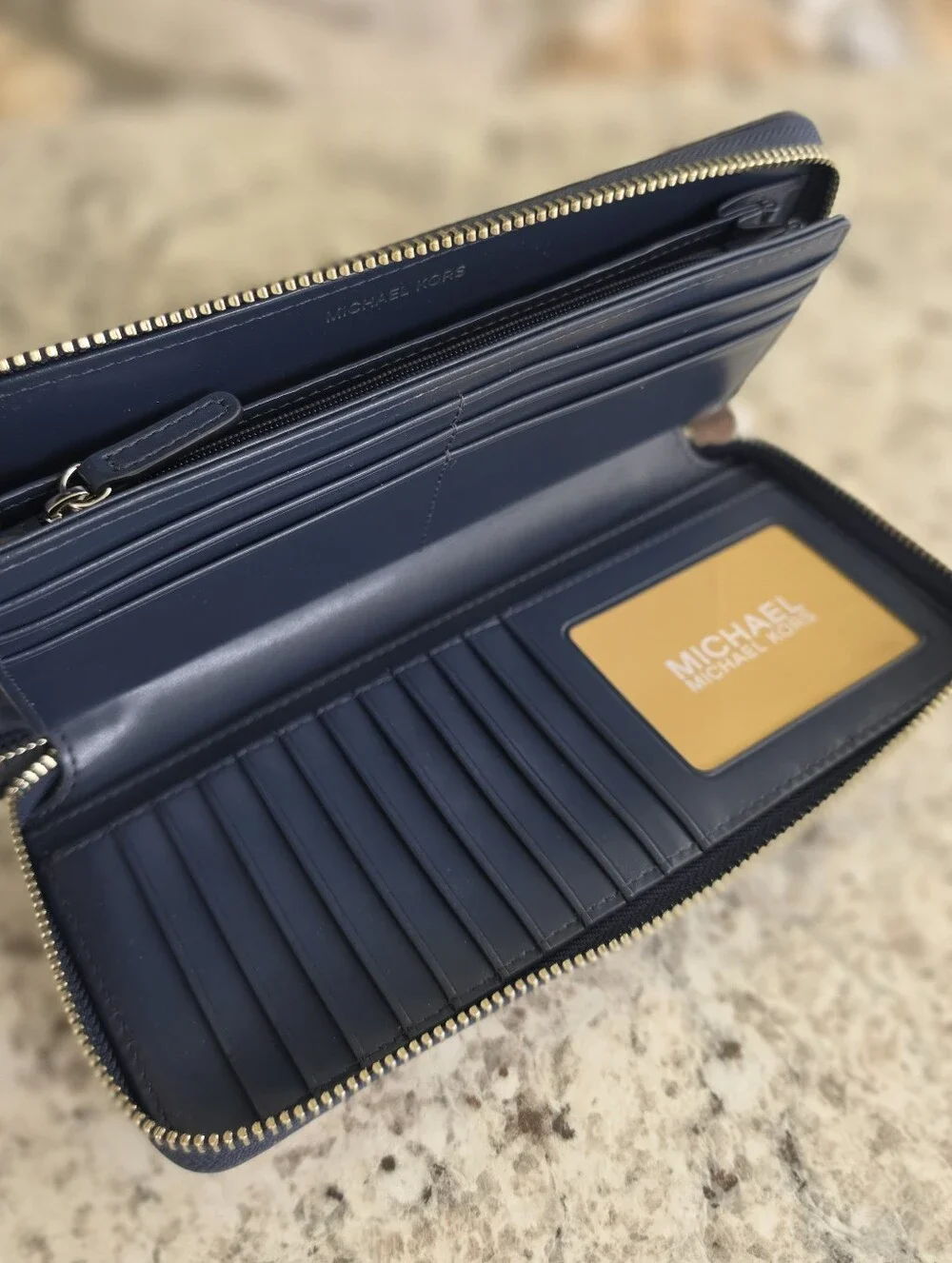 Michael Kors Jet Set Ombré Logo Center Stripe Continental Wristlet Wallet - Picture 3 of 6
